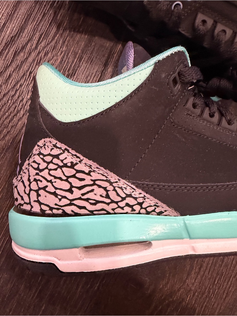 Jordan Black and Bleached Turquoise (Tiffany Blue) Jordan 3s Sneakers size 5Y - Picture 2 of 10